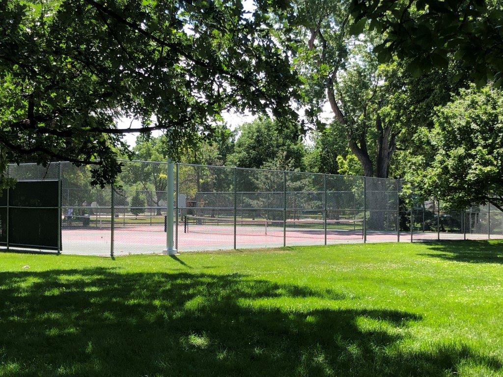 Tennis courts at Longmont Collyer park